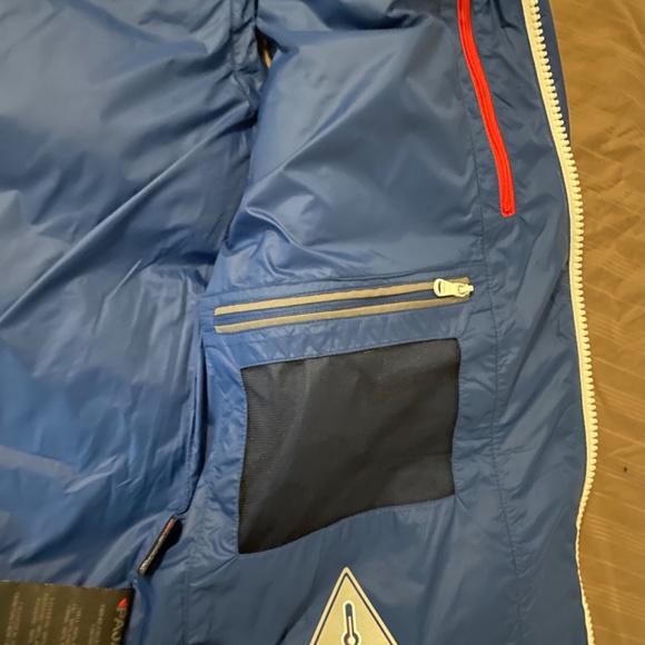 PAJar jaeger winter puffer vest new without tags. Large - Picture 6 of 8